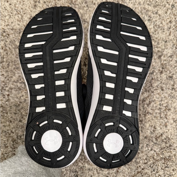 Under Armour Black Athletic Shoes - Picture 4 of 6